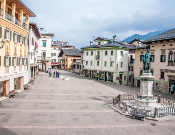 Piazza-Tiziano-Pieve-di-Cadore-Veneto-Italy-www.rossiwrites.com-2.jpg